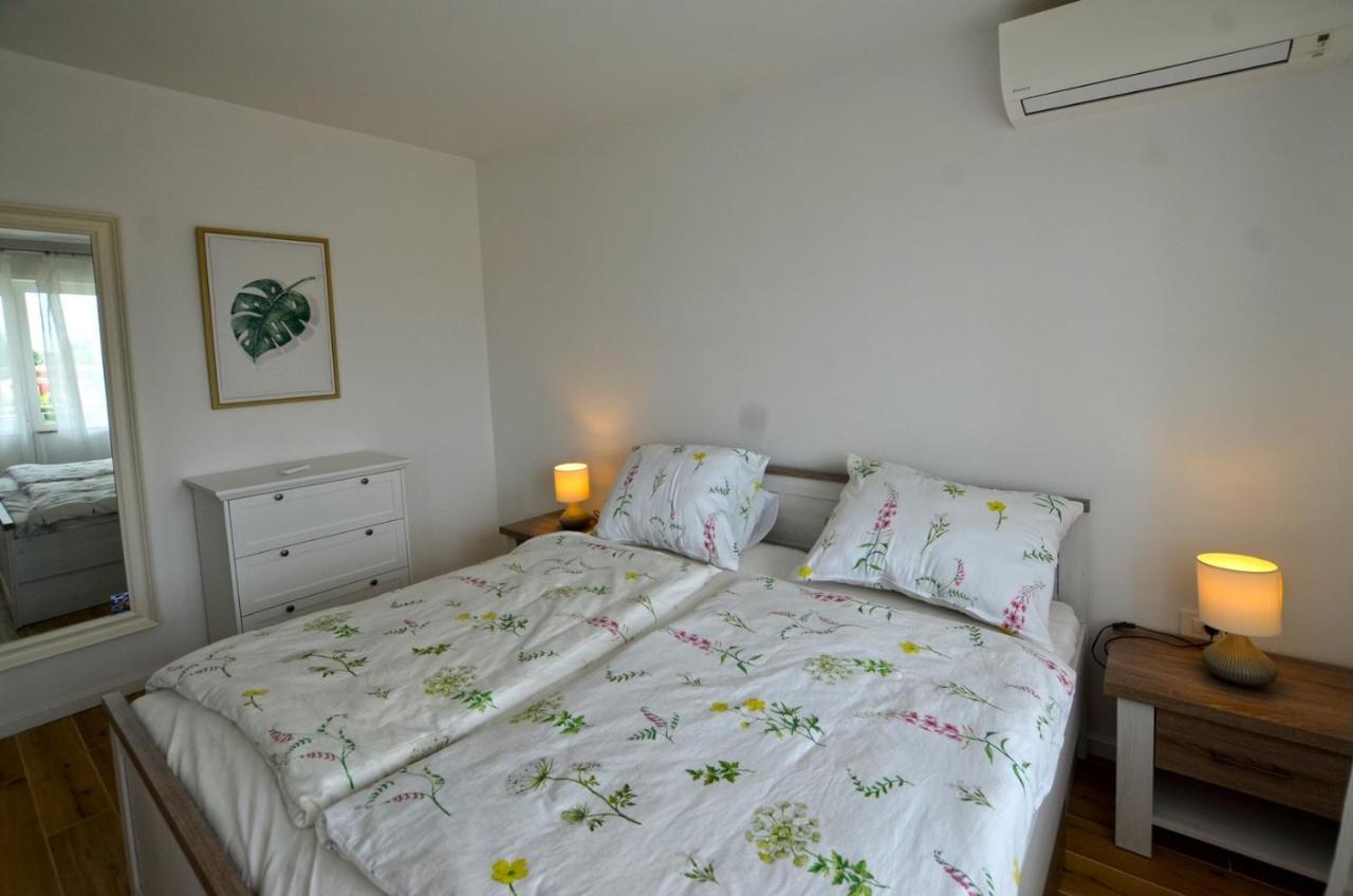 Apartma Sarah *