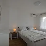 Sarah Apartment